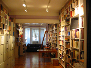 The first floor of the Lesbian Herstory Archives.  From: lesbianherstoryarchives.org. 2013.